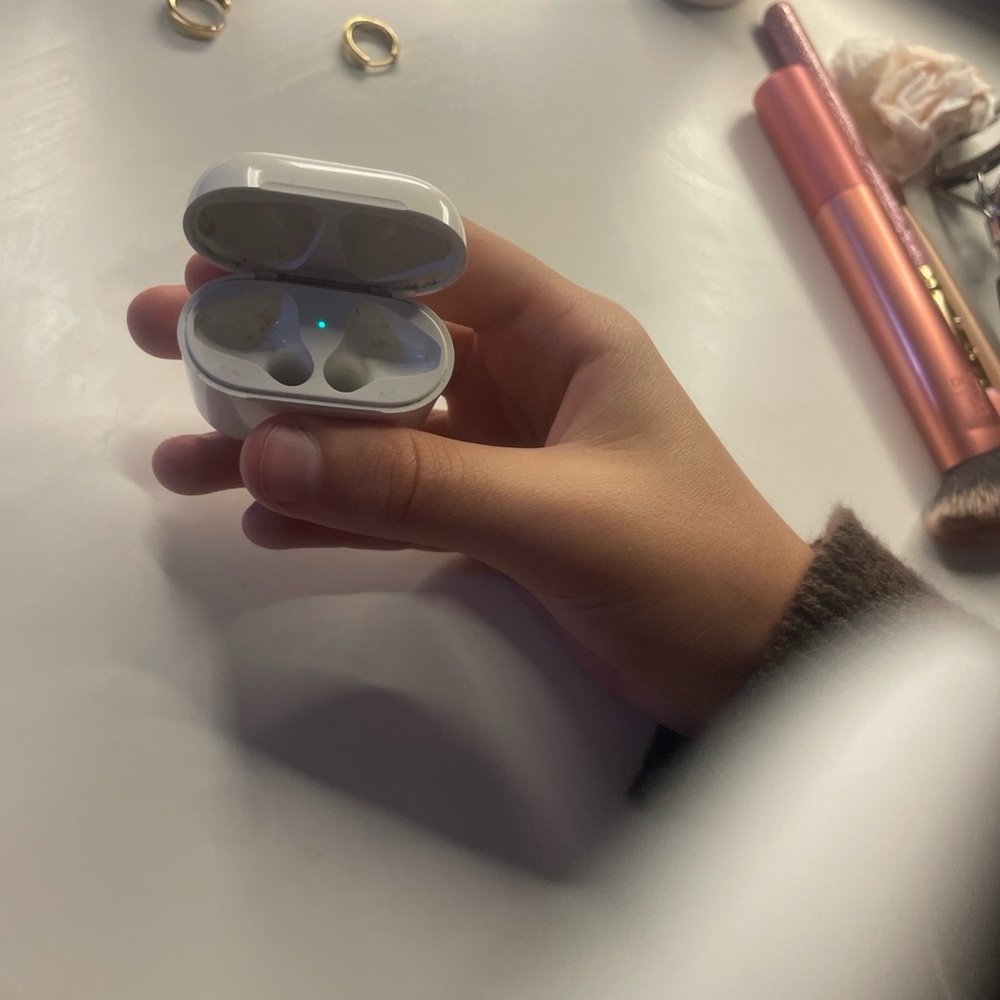 White Wireless Earbuds with Charging Case